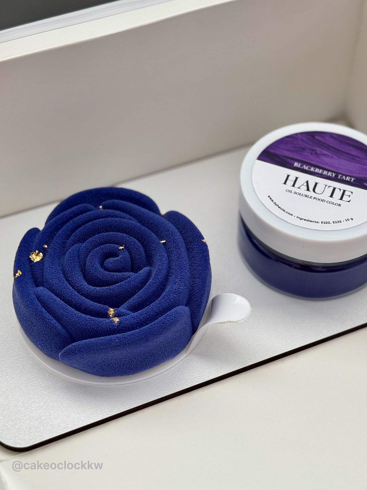 Best Haute Food Colors by Ksenia Penkina, Natural Colouring, Water Soluble, Oil Soluble, Fat Soluble Powder, Professional, Chefrubber, Colourmill, Chefmaster, Silikomart, Pavoni, Decorelief, Matfer, PastryClass, Valrhona, Cacao Barry, For Macarons, For Cakes, Dinara Kasko Molds