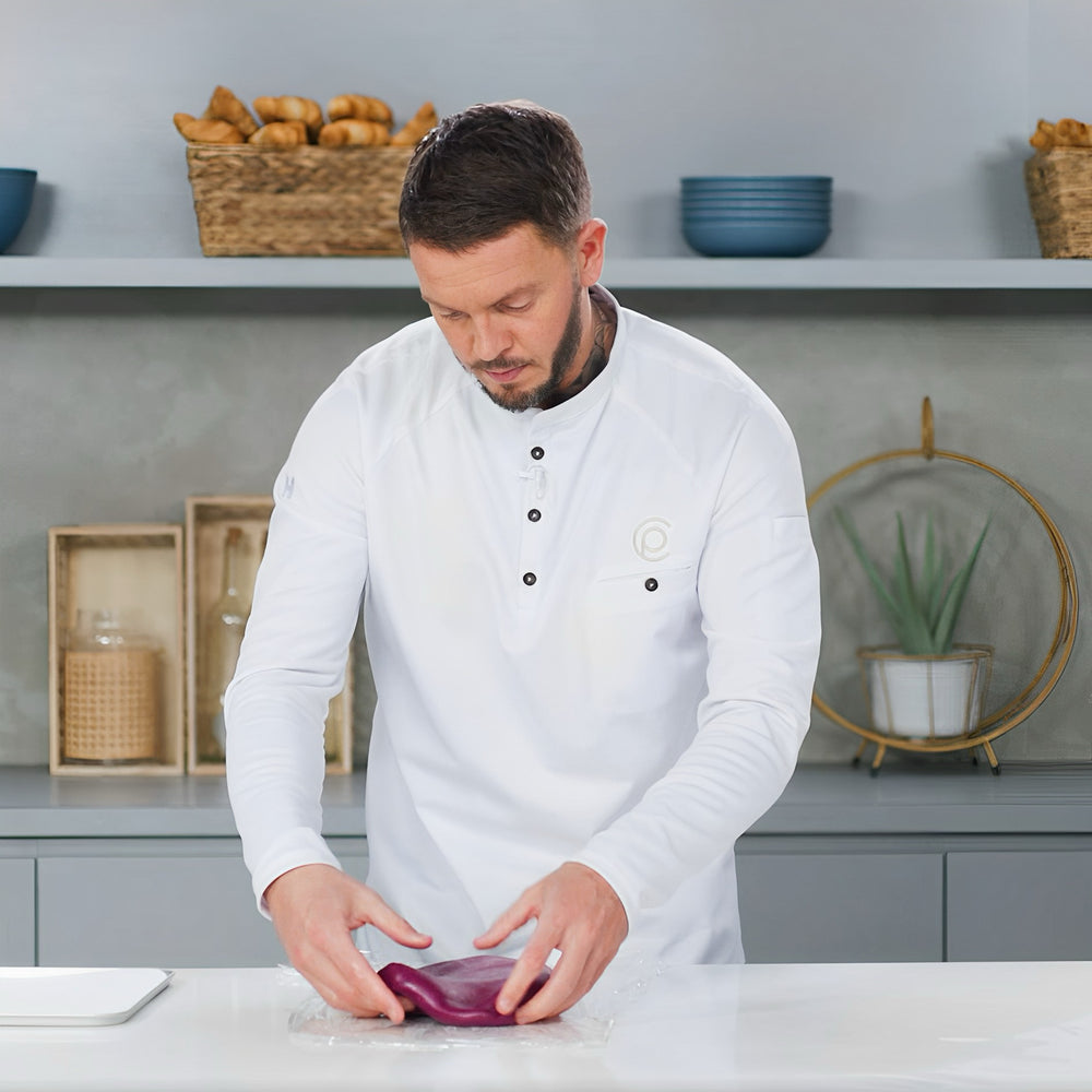 The right way to knead the brioche dough and color. Best Haute Food Colors by Ksenia Penkina, Natural Colouring, Water Soluble, Oil Soluble, Fat Soluble Powder, Professional, Chefrubber, Colourmill, Chefmaster, Silikomart, Pavoni, Decorelief, Matfer, PastryClass, Valrhona, Cacao Barry, For Macarons, For Cakes
